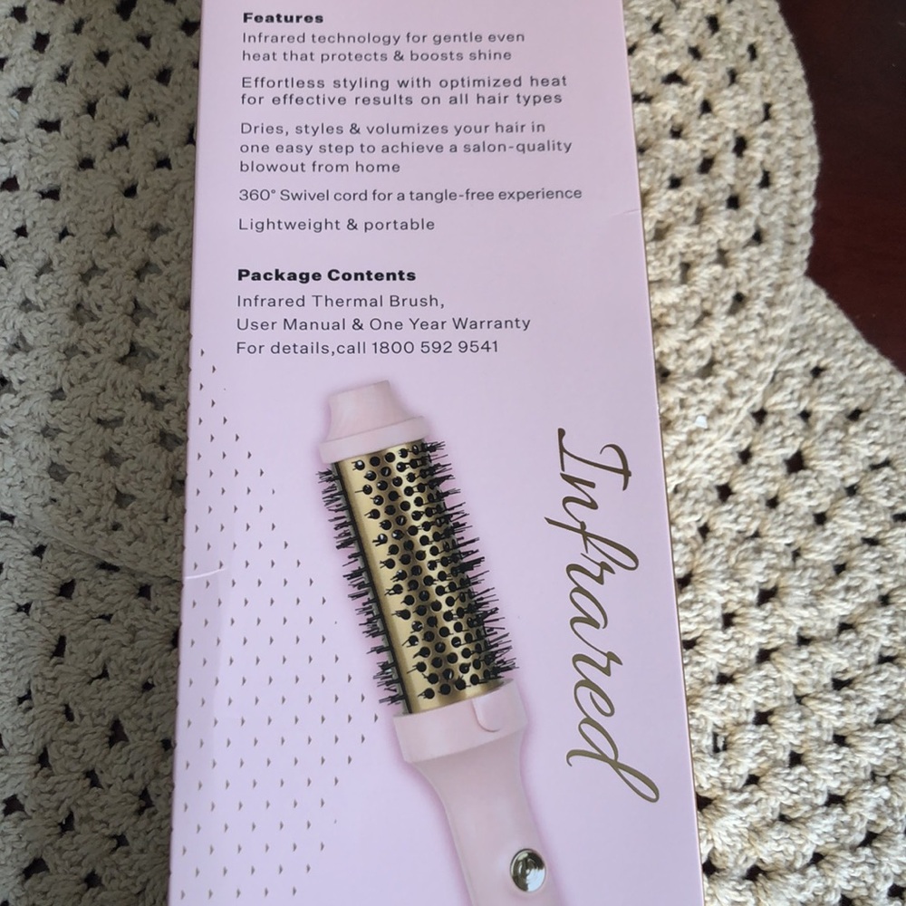 Paris Hilton Pink Infrared Thermal Brush Beauty Accessory - Picture 10 of 11